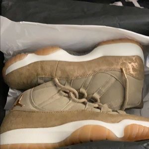 Selling my Jordan’s 11